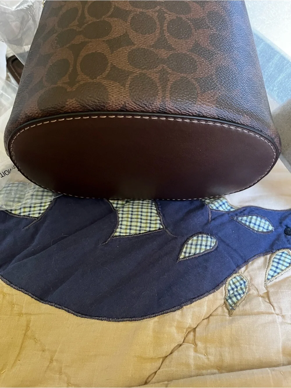 Coach bucket silhouette